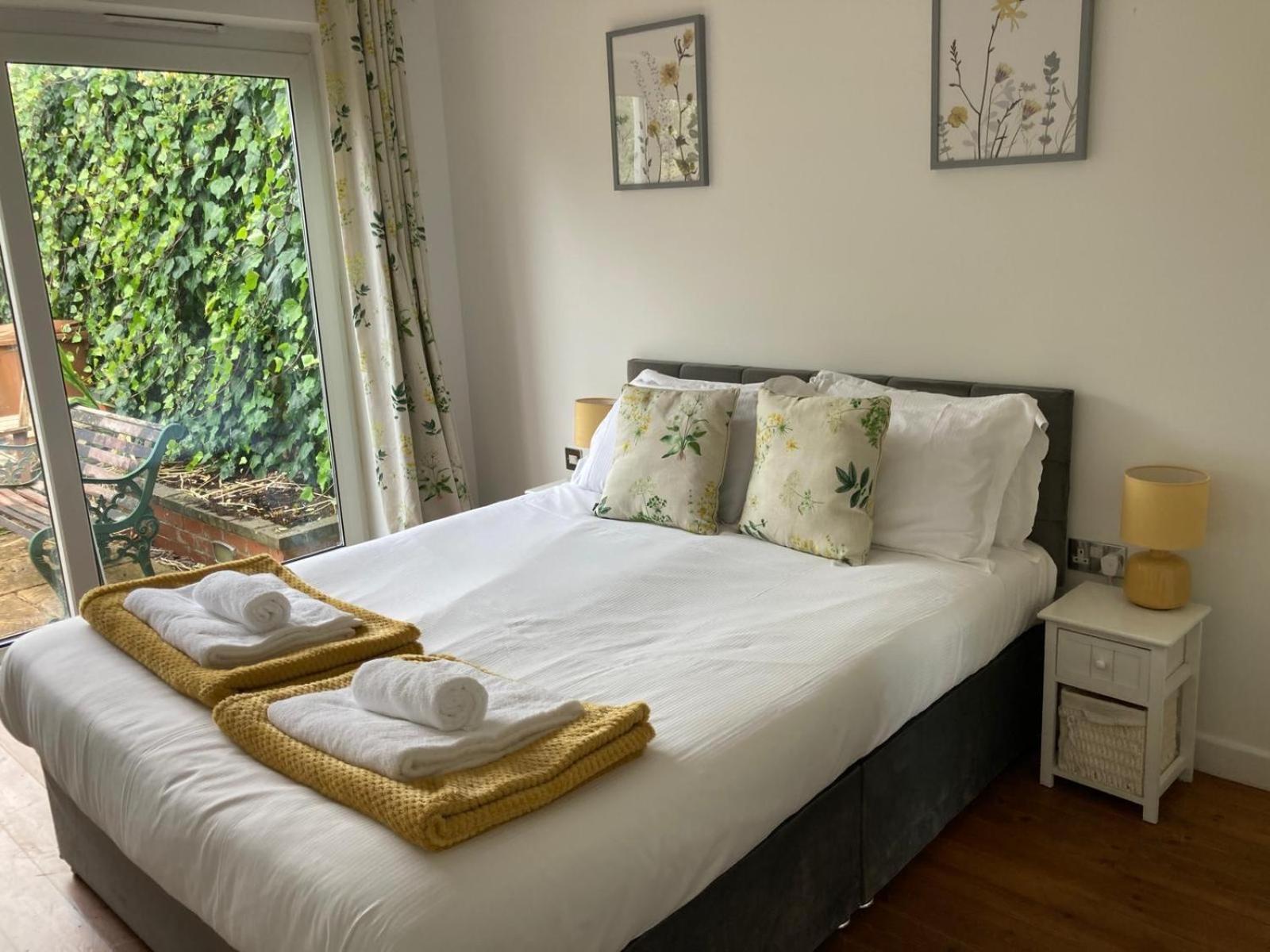 Park Cottage - Cosy 1 Bedroom Northampton Eksteriør bilde
